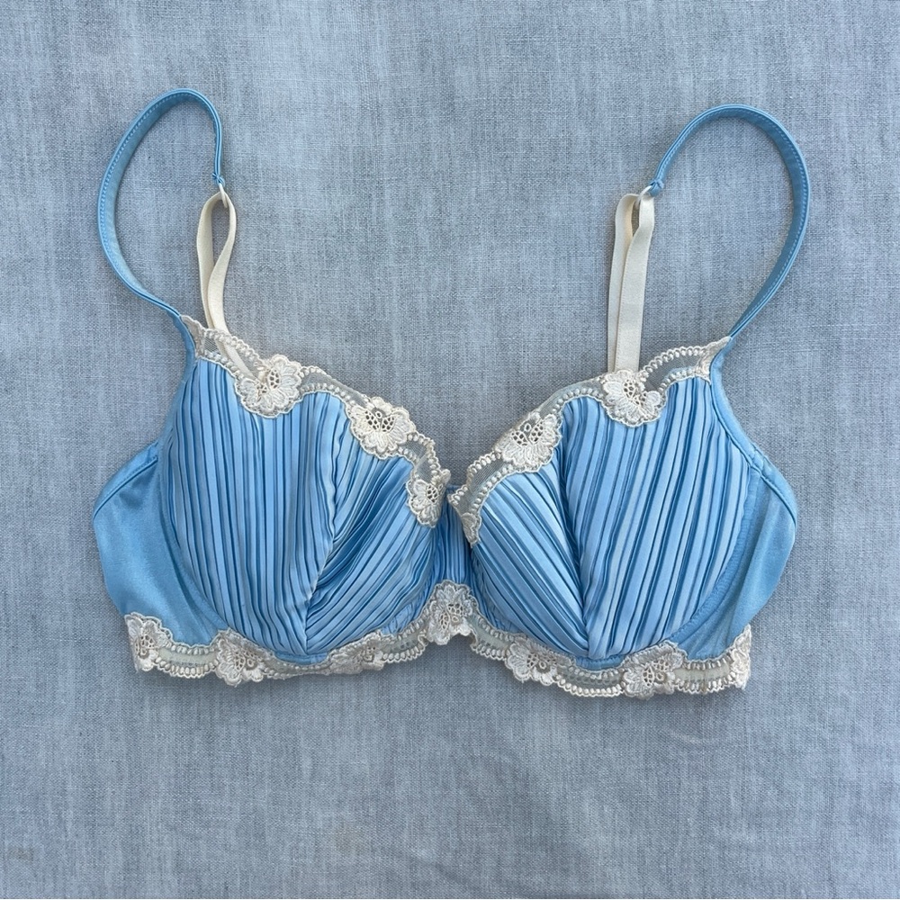 Vintage La Perla Bra - 1990s Baby Blue Pleated Satin and Cream lace 34 fits 32B